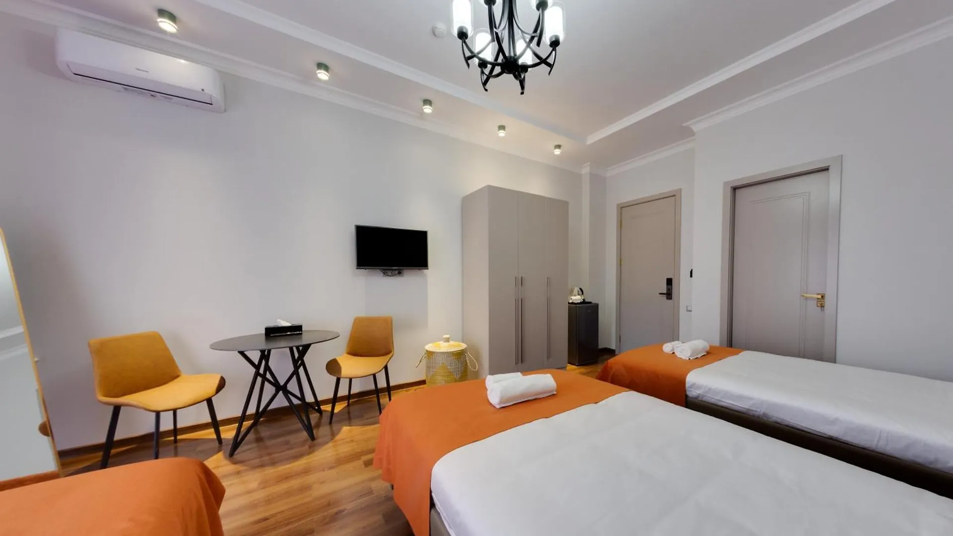Sun Wine Hotel Batumi 0*,