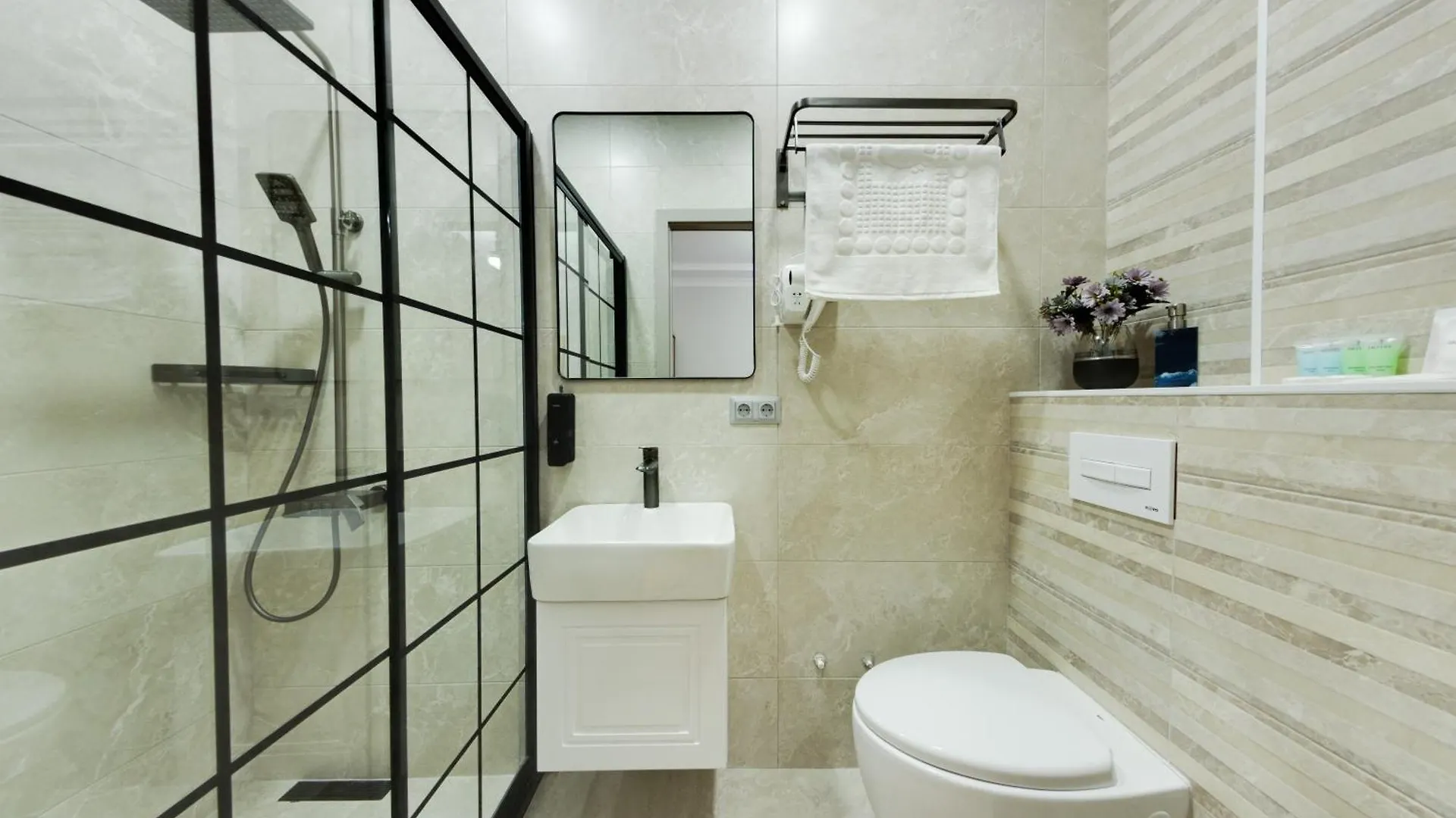 Sun Wine Hotel Batumi 0*,