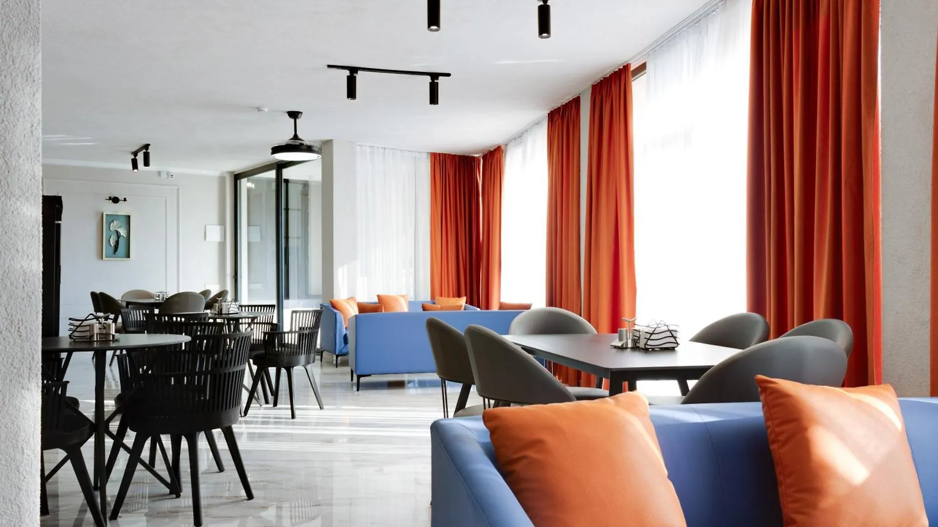 Sun Wine Hotel Batumi 0*,