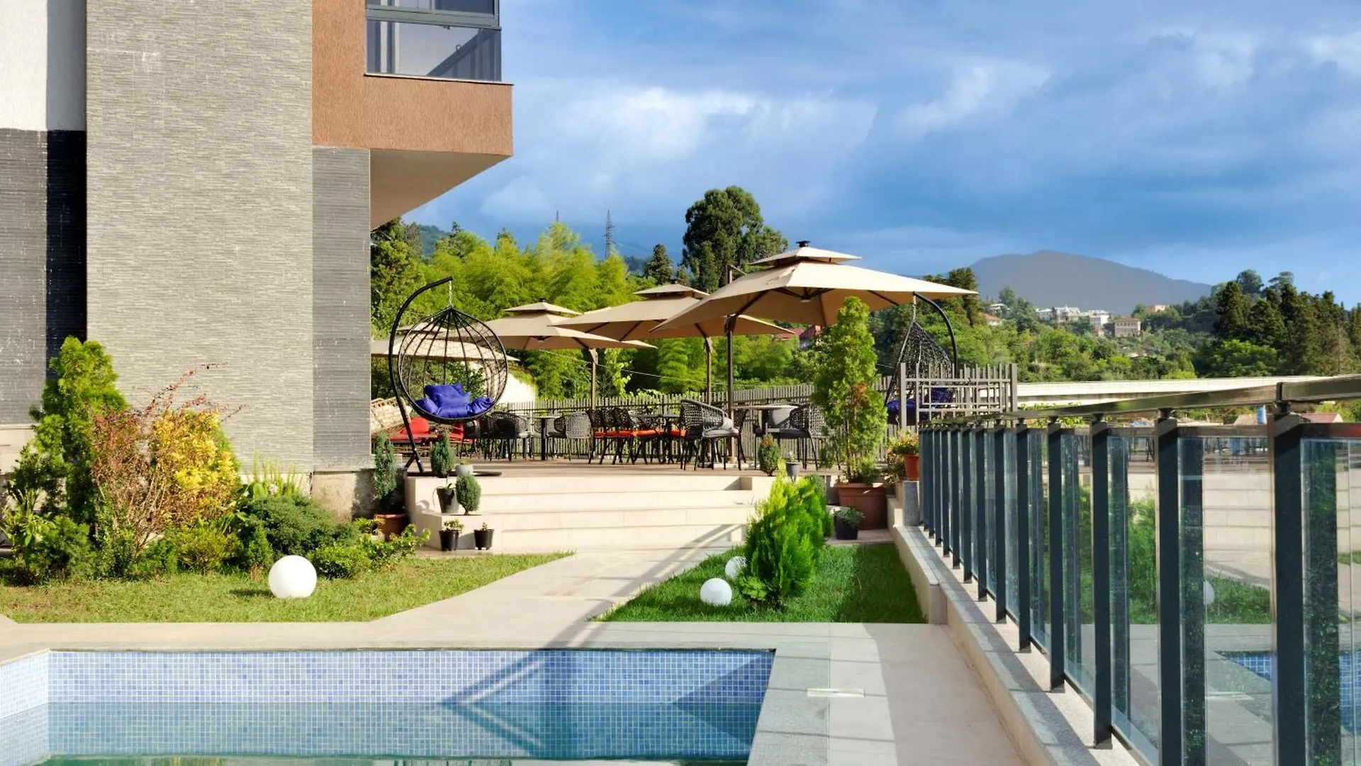 Sun Wine Hotel Batumi 0*,  Georgia