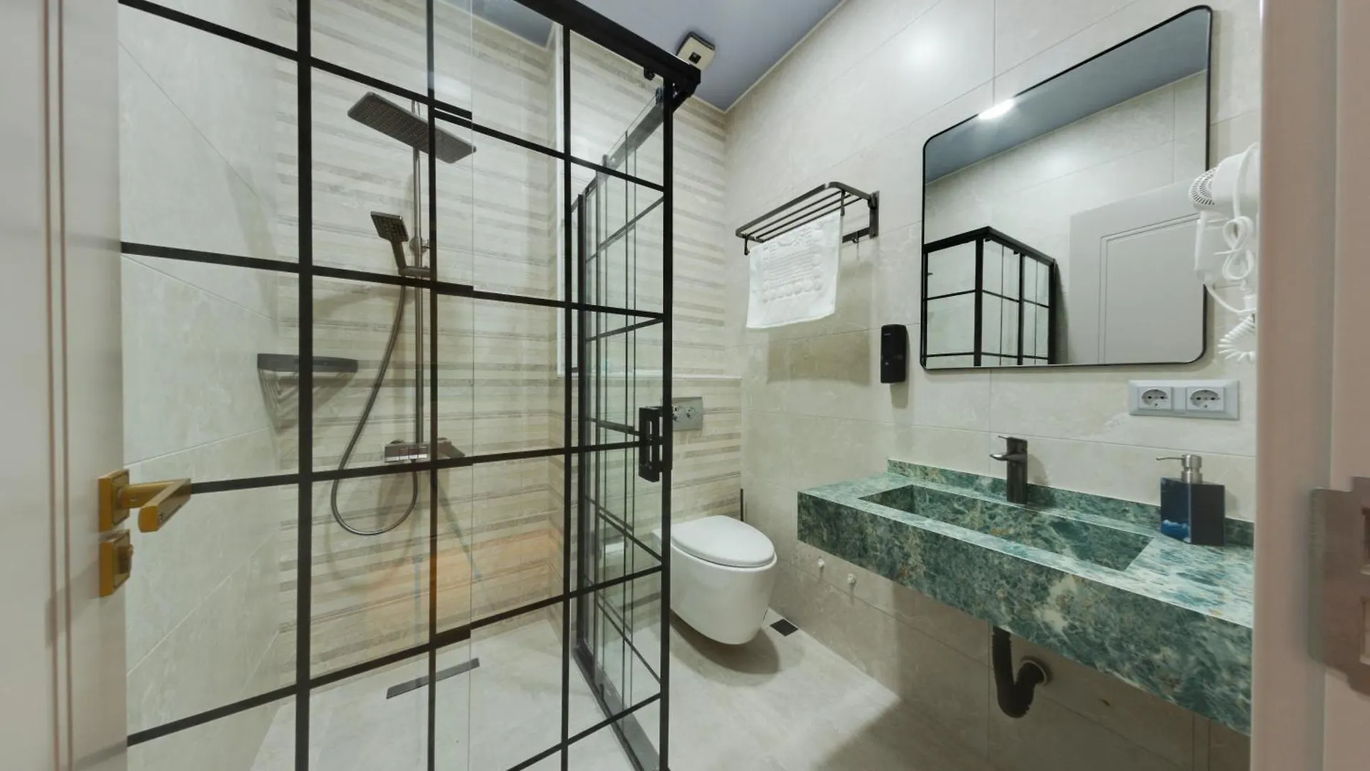 Sun Wine Hotel Batumi Bed & Breakfast
